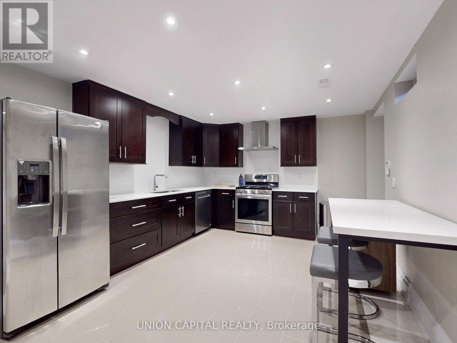 83 Mooney Street, Bradford West Gwillimbury (Bradford), Ontario  L3Z 0K7 - Photo 41 - N12215540