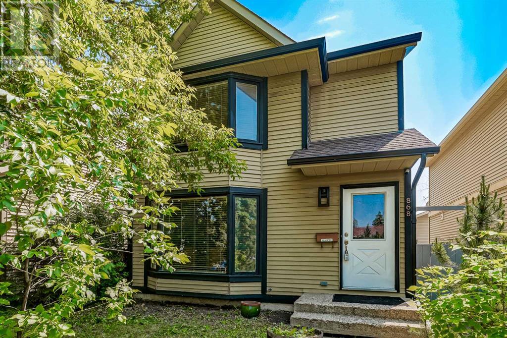 Property at 868 Queensland Drive SE image 1