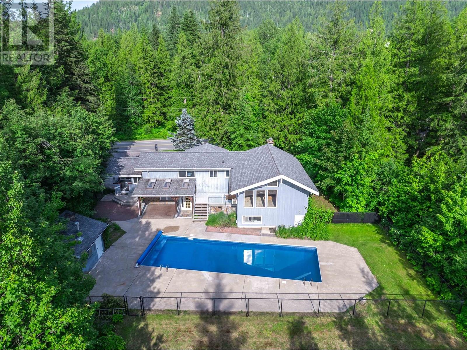 1833 Park Drive, Revelstoke, British Columbia  V0E 2S1 - Photo 5 - 10351620