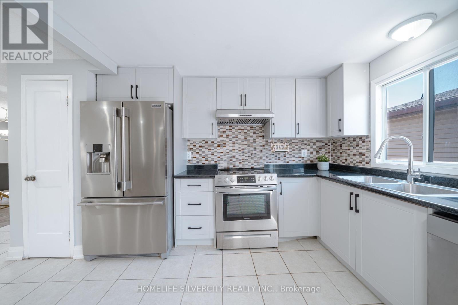 117 Hickling Trail, Barrie (Grove East), Ontario  L4M 5T7 - Photo 6 - S12215327