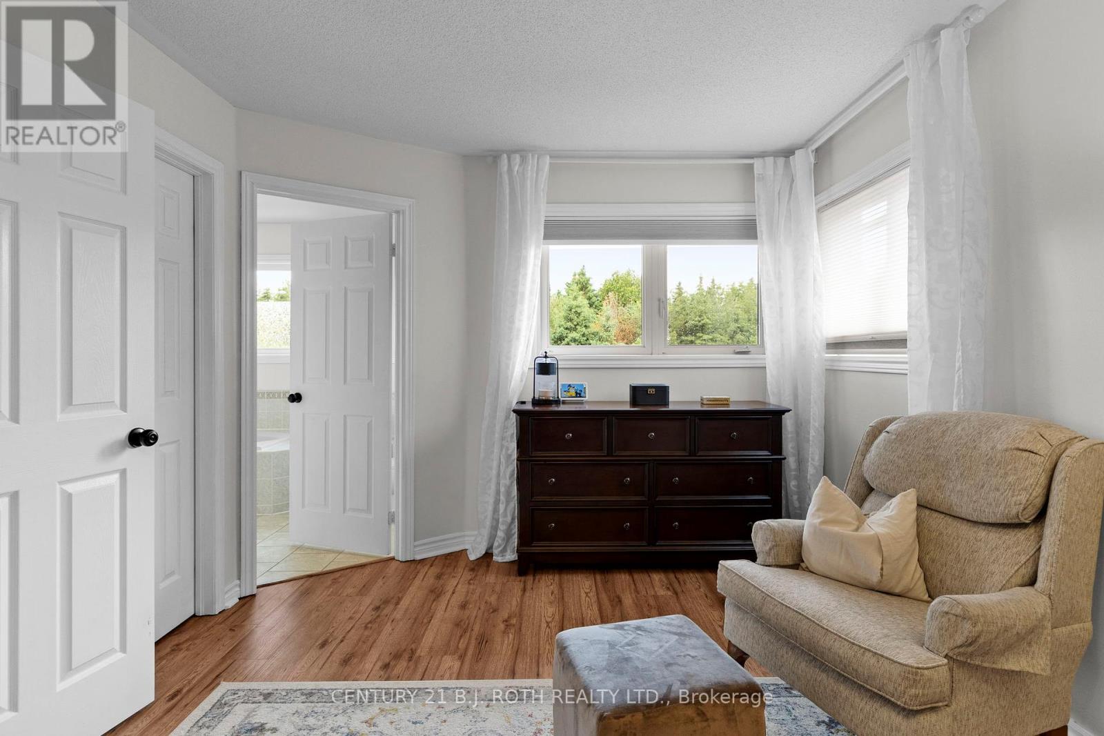 94 Penvill Trail, Barrie (Ardagh), Ontario  L4N 5S3 - Photo 21 - S12215343