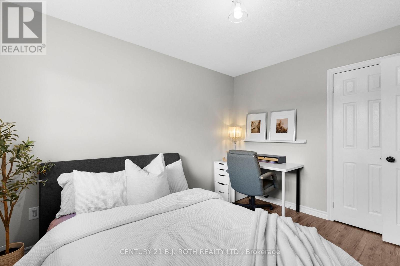 94 Penvill Trail, Barrie (Ardagh), Ontario  L4N 5S3 - Photo 27 - S12215343