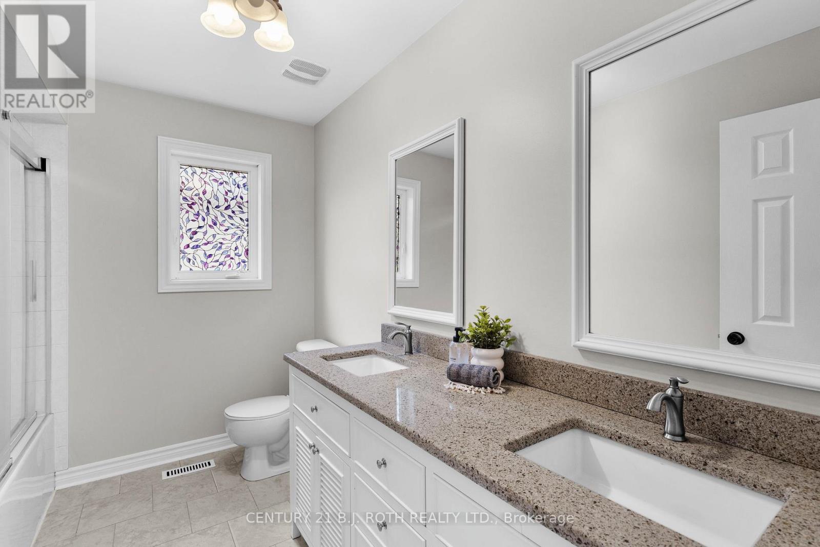 94 Penvill Trail, Barrie (Ardagh), Ontario  L4N 5S3 - Photo 28 - S12215343