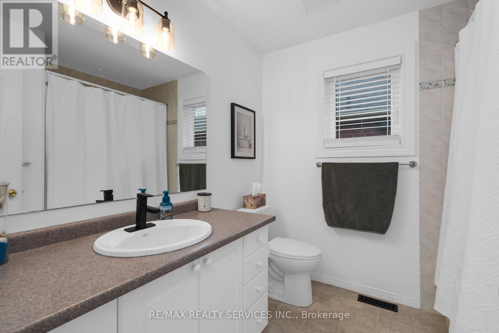 47 Sydenham Wells, Barrie (Georgian Drive), Ontario  L4M 6R4 - Photo 23 - S12215362