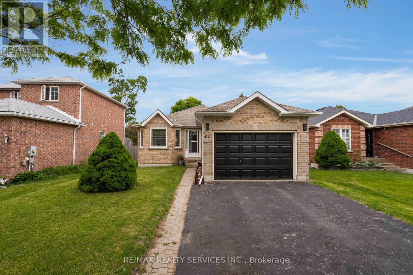 47 Sydenham Wells, Barrie (Georgian Drive), Ontario  L4M 6R4 - Photo 3 - S12215362