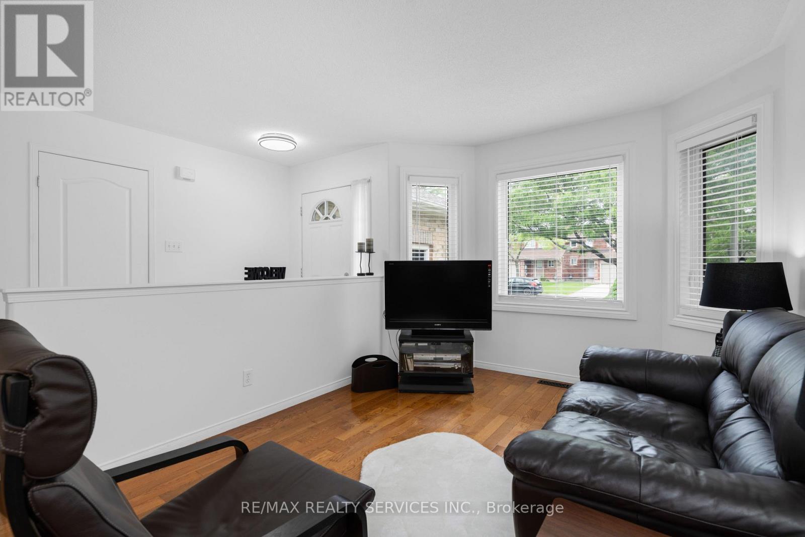 47 Sydenham Wells, Barrie (Georgian Drive), Ontario  L4M 6R4 - Photo 8 - S12215362