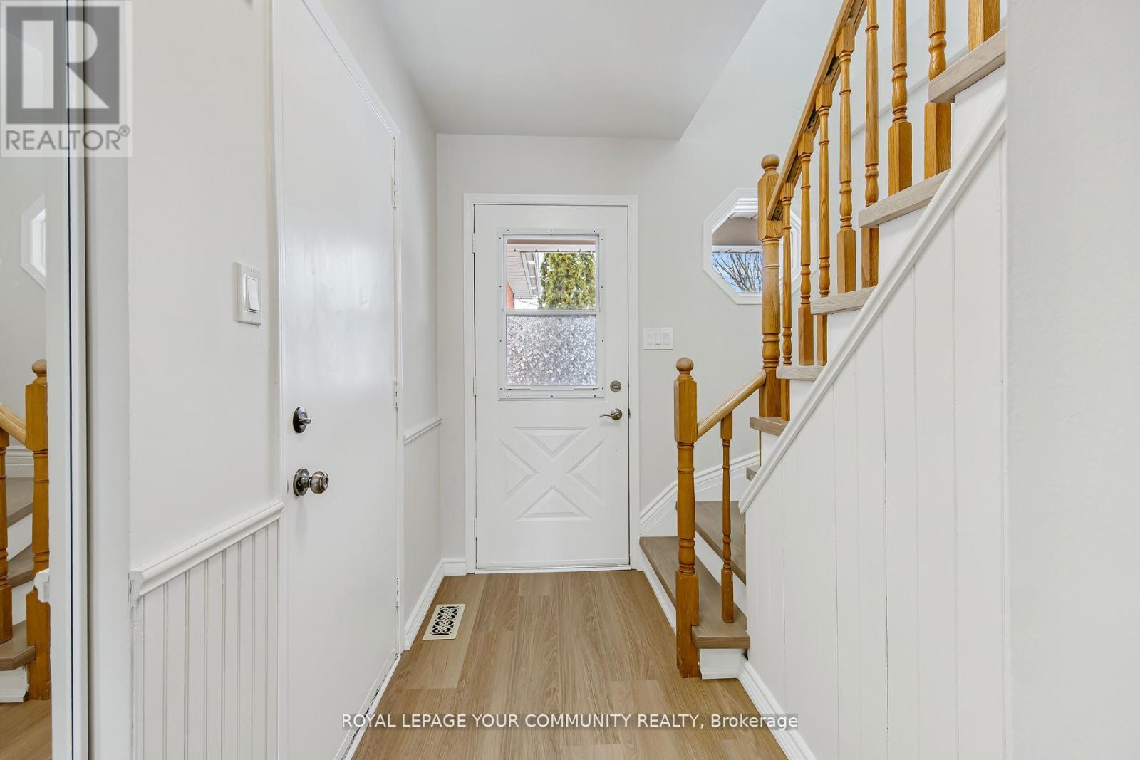 159 Brucker Road S, Barrie (Holly), Ontario  L4N 8H8 - Photo 2 - S12215506