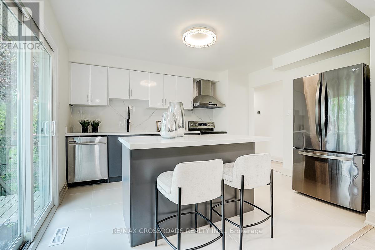 160 Letitia Street, Barrie (Letitia Heights), Ontario  L4N 1P5 - Photo 15 - S12215514