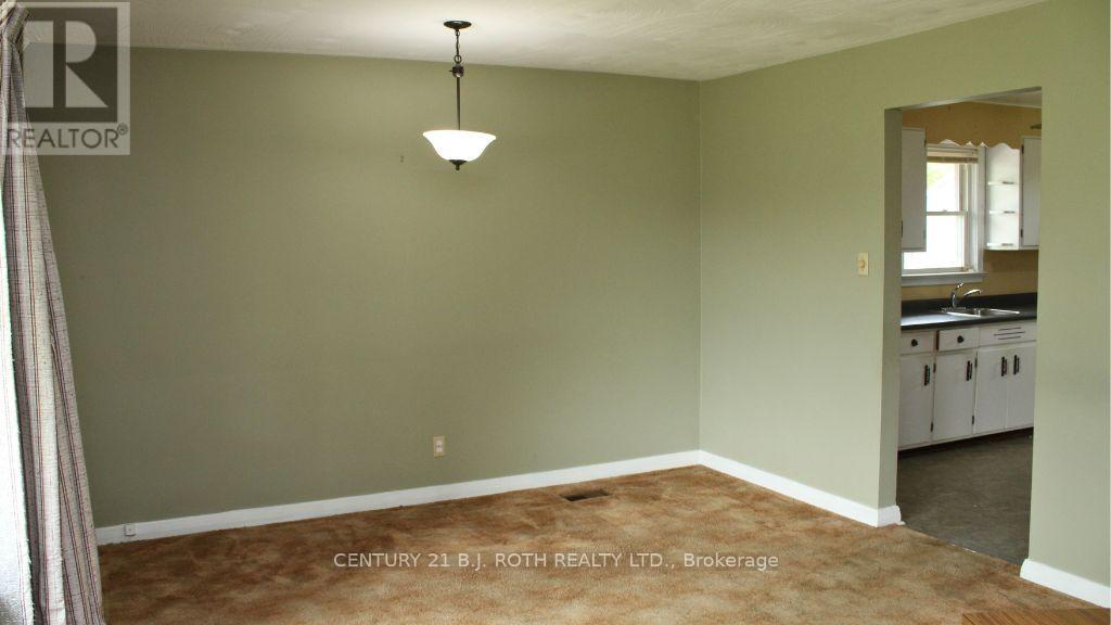 51 Davidson Street, Barrie (Wellington), Ontario  L4M 3S1 - Photo 8 - S12215557