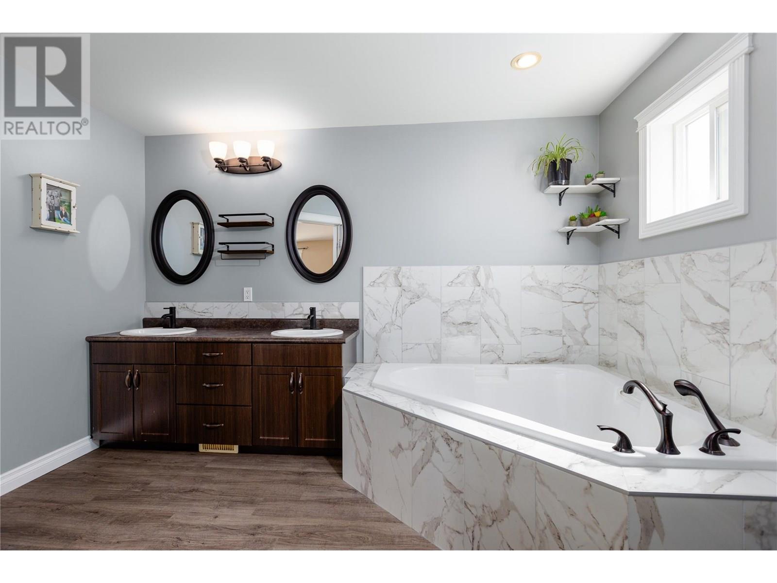1708 2nd Avenue S, Cranbrook, British Columbia  V1C 0A1 - Photo 23 - 10350971