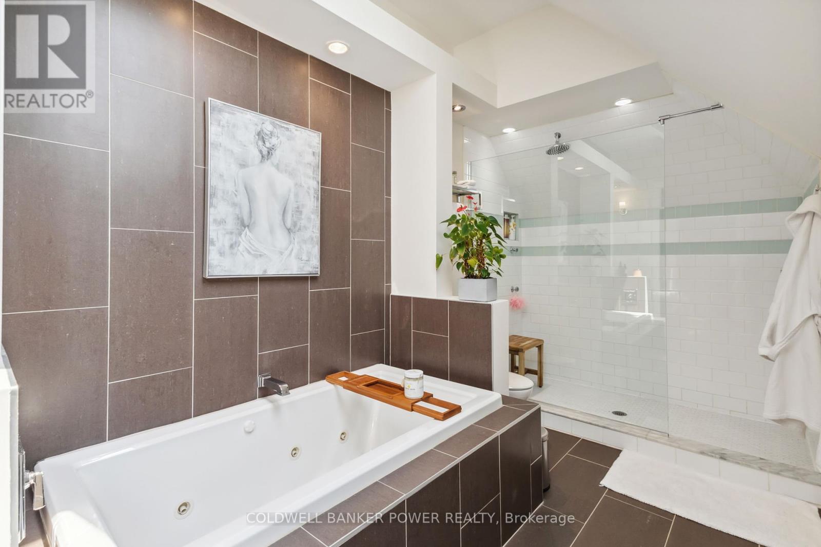 1376 Shore Road, London South (South A), Ontario  N6K 4Z8 - Photo 30 - X12215697