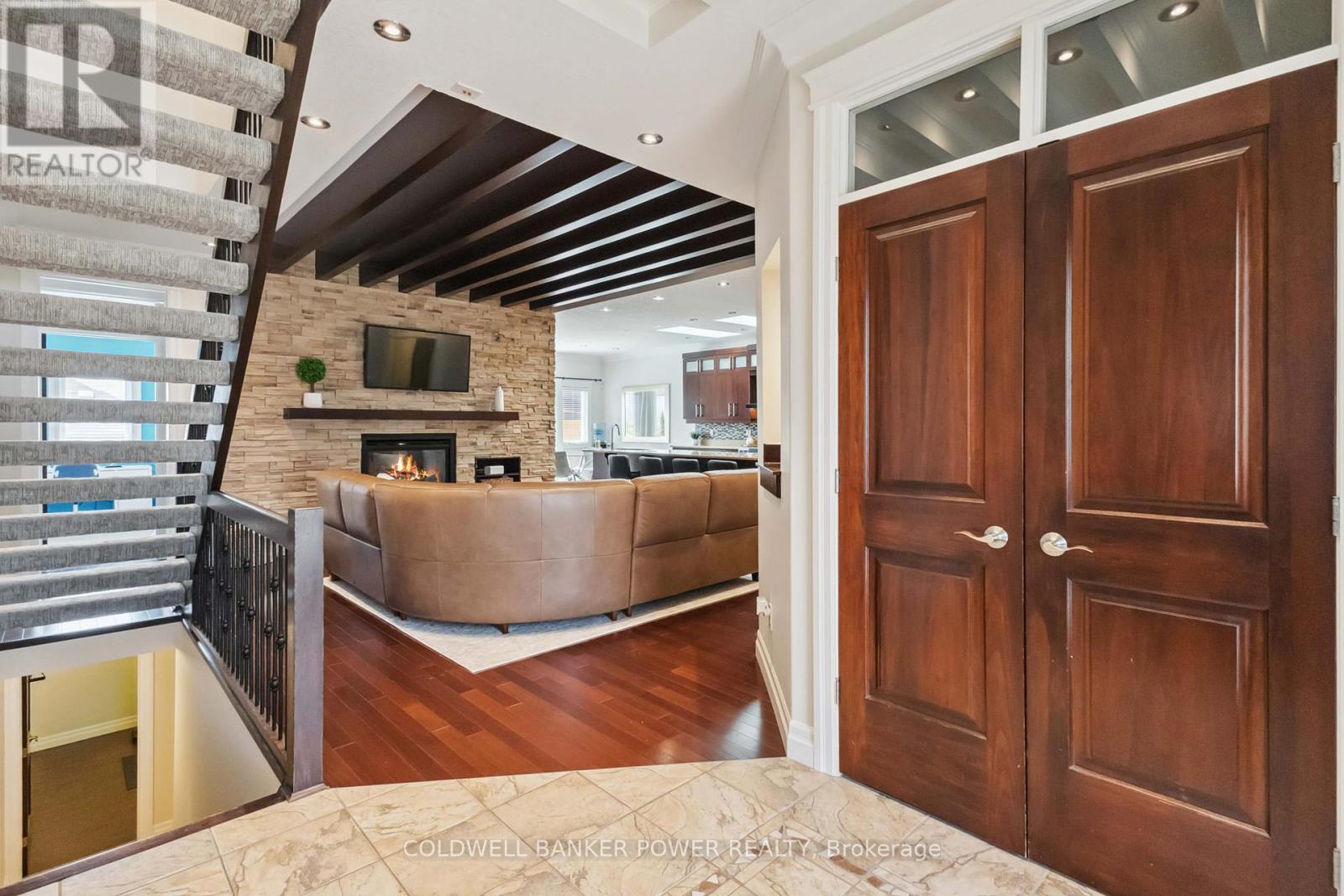1376 Shore Road, London South (South A), Ontario  N6K 4Z8 - Photo 9 - X12215697