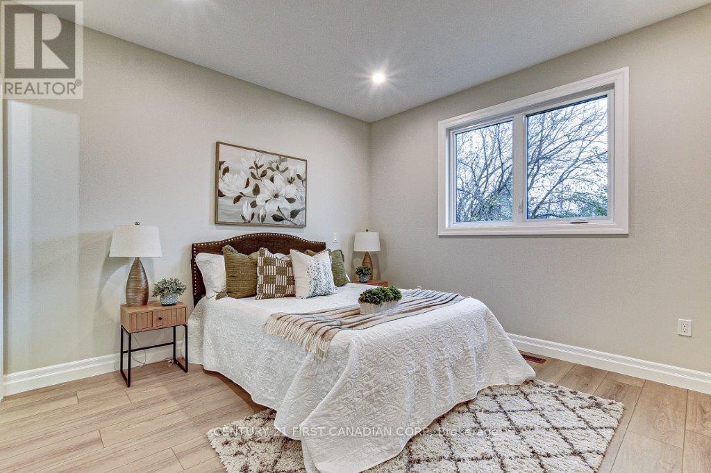 163 Elgin Avenue E, Goderich (Goderich (Town)), Ontario  N7A 1K7 - Photo 14 - X12215703