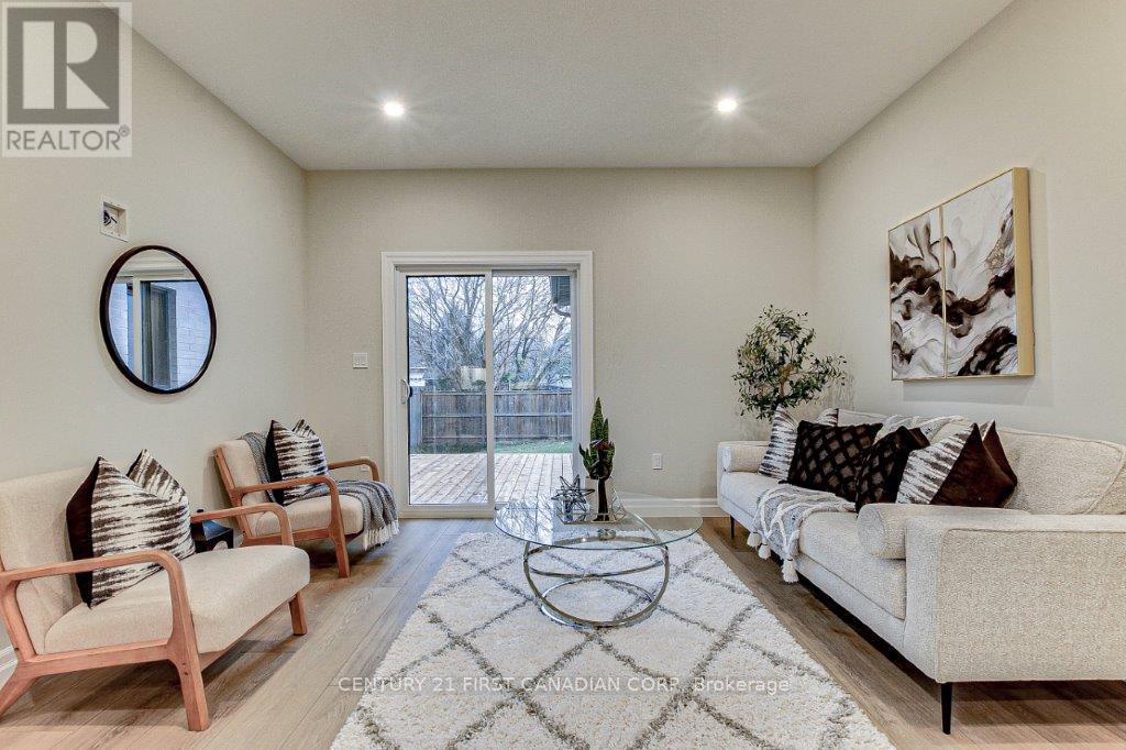 163 Elgin Avenue E, Goderich (Goderich (Town)), Ontario  N7A 1K7 - Photo 5 - X12215703