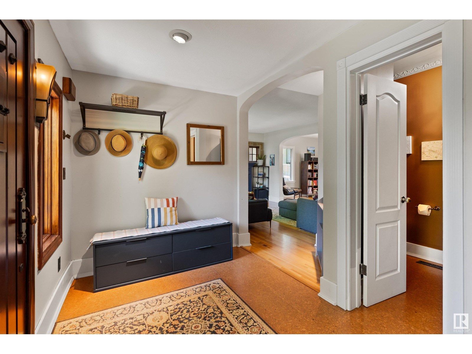 Property at 9843 92 AV NW image 3