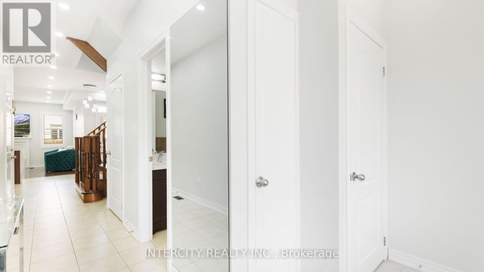 72 Campwood Crescent, Brampton (Bram East), Ontario  L6P 3S8 - Photo 5 - W12215311