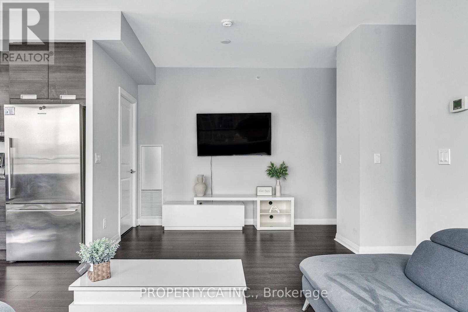 609 - 55 Eglinton Avenue W, Mississauga (Hurontario), Ontario  L5R 0E4 - Photo 10 - W12215313