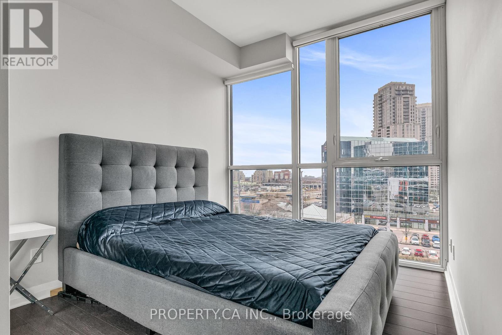 609 - 55 Eglinton Avenue W, Mississauga (Hurontario), Ontario  L5R 0E4 - Photo 11 - W12215313