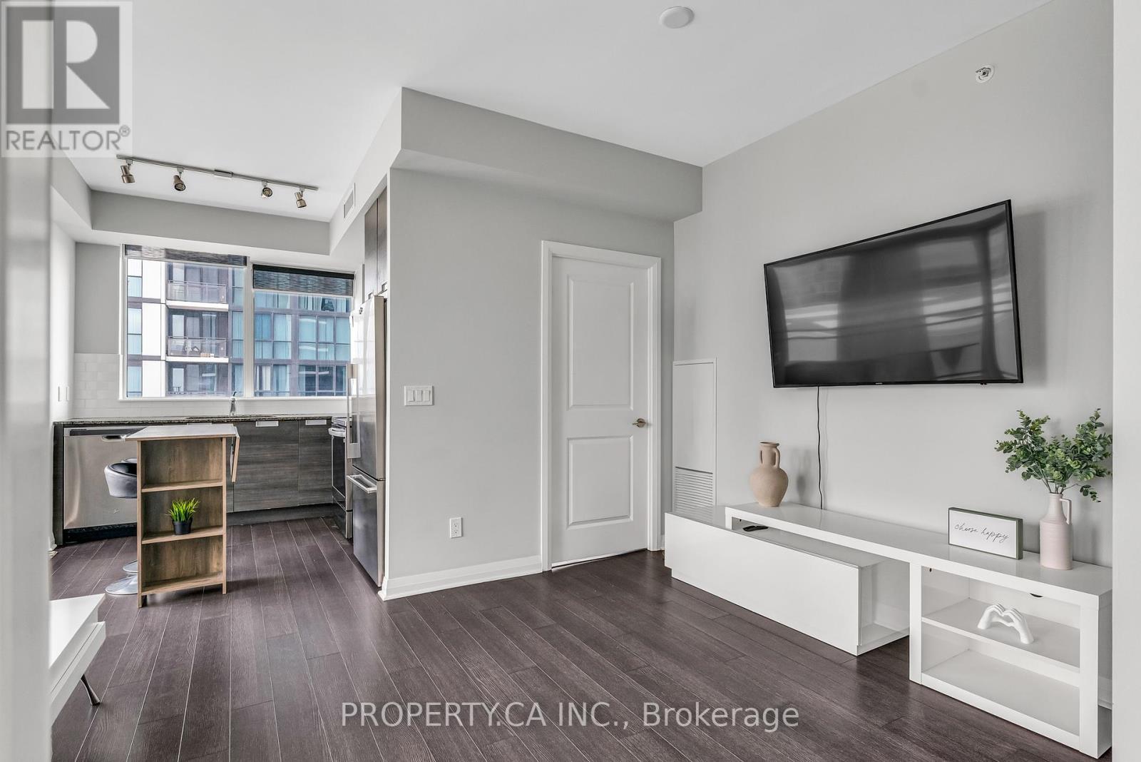 609 - 55 Eglinton Avenue W, Mississauga (Hurontario), Ontario  L5R 0E4 - Photo 6 - W12215313