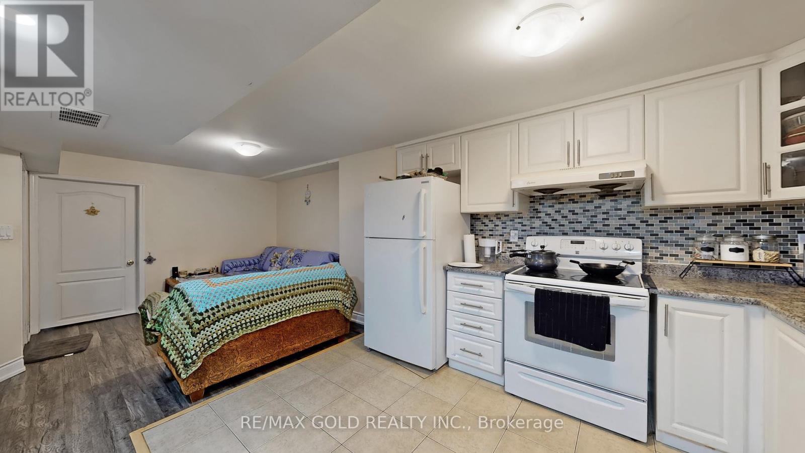64 Sweet Clover Crescent, Brampton (Sandringham-Wellington), Ontario  L6R 2Z9 - Photo 40 - W12215325