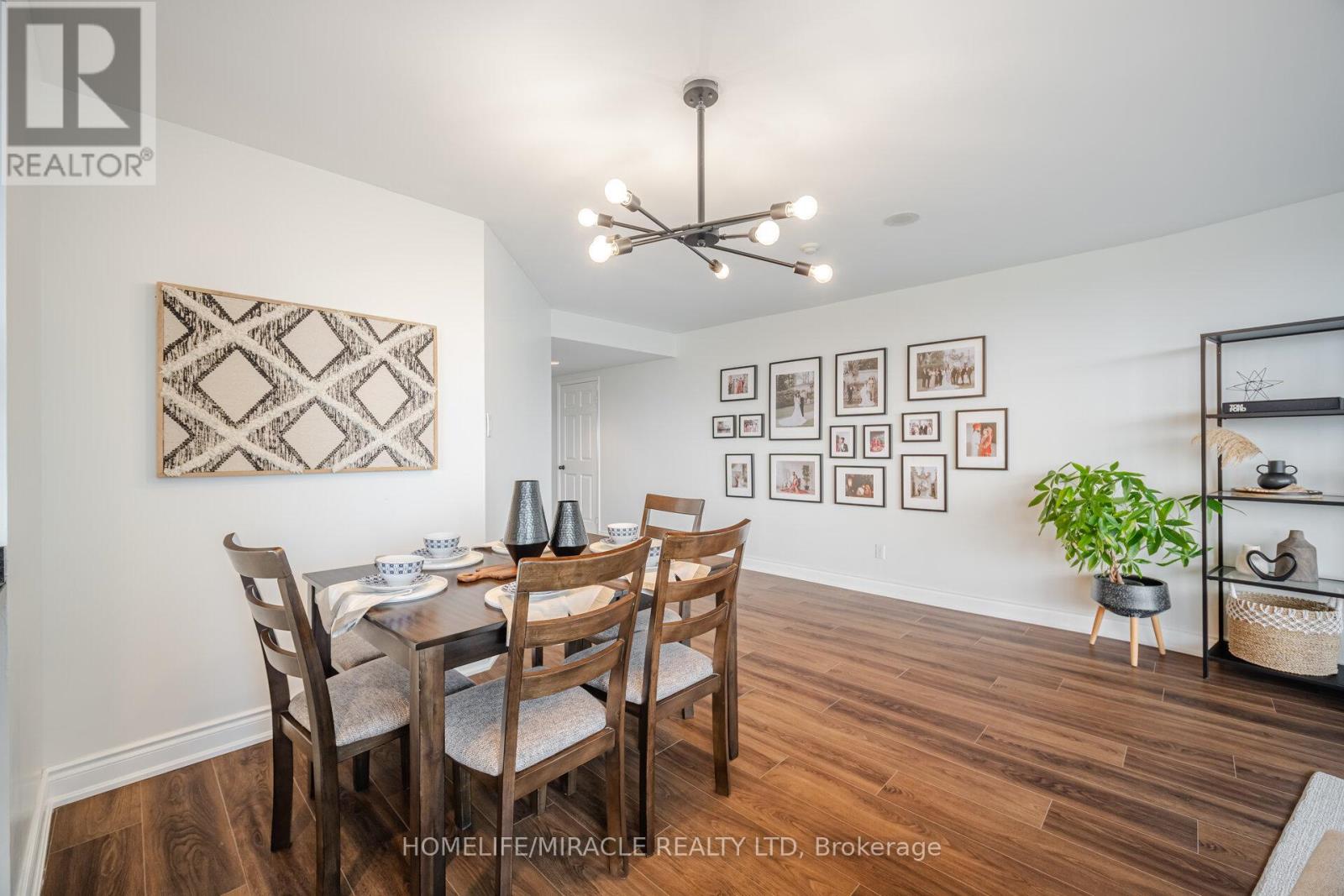 2107 - 50 Eglinton Avenue W, Mississauga (Hurontario), Ontario  L5R 3P5 - Photo 10 - W12215332