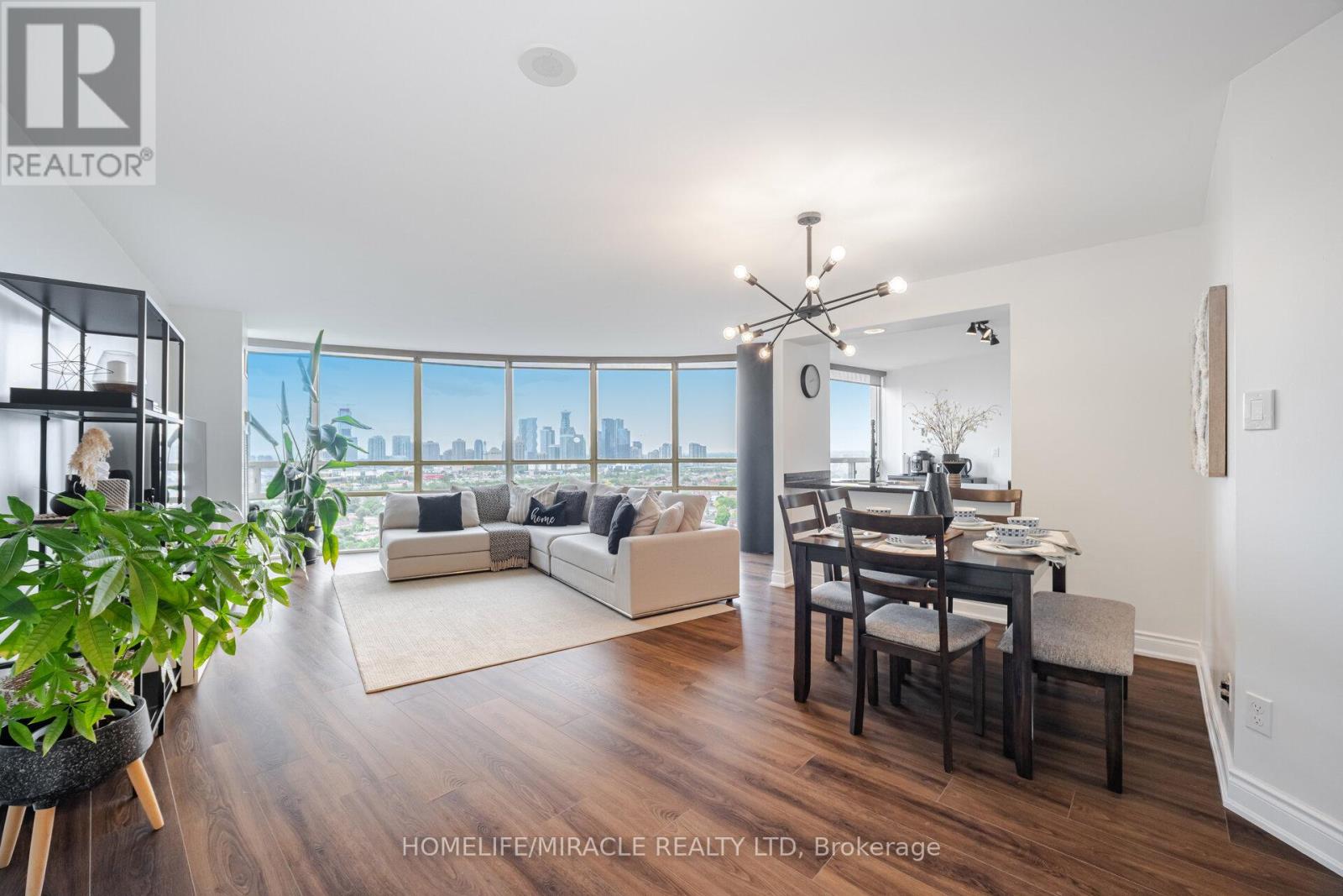 2107 - 50 Eglinton Avenue W, Mississauga (Hurontario), Ontario  L5R 3P5 - Photo 8 - W12215332