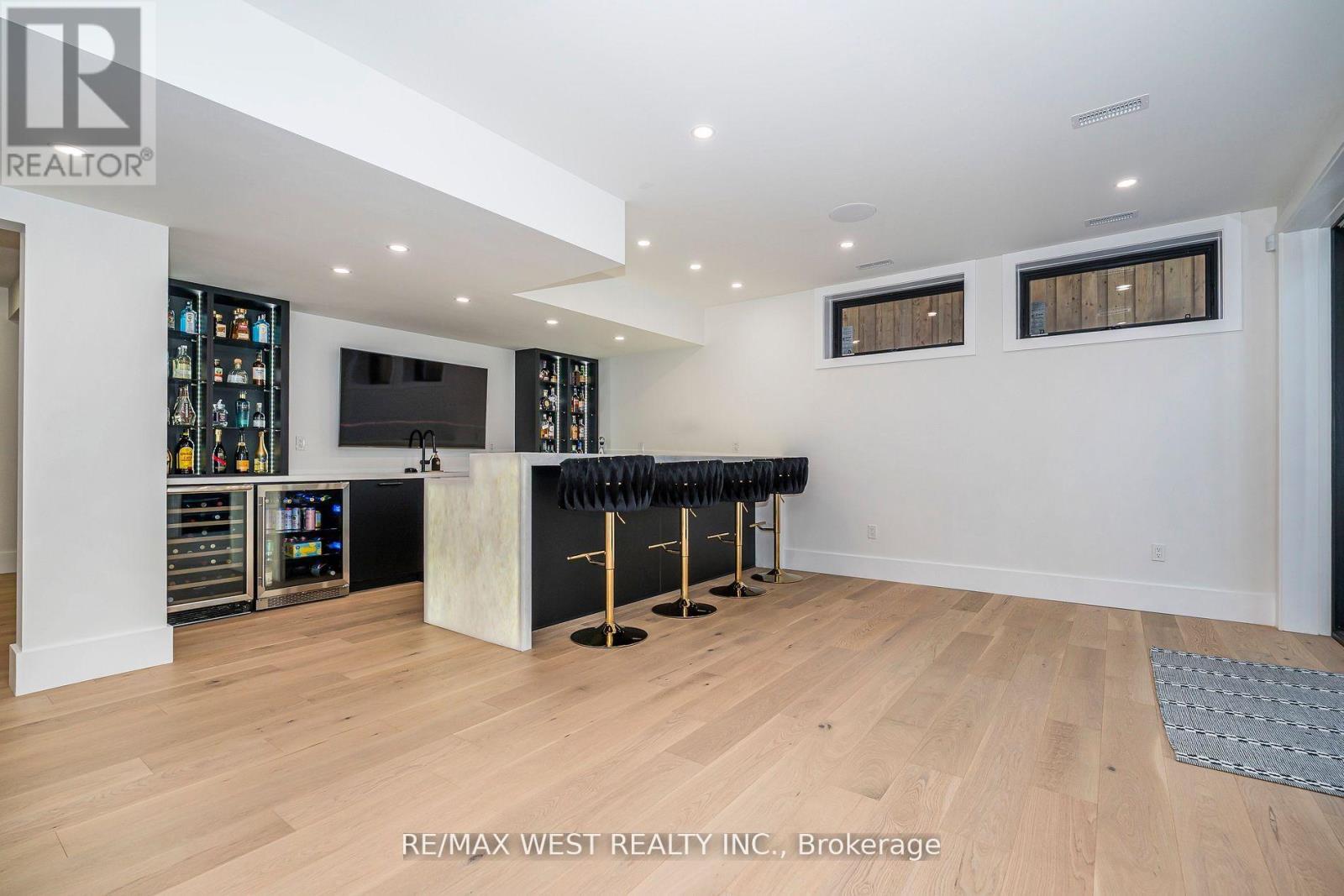 29 Bromley Crescent, Toronto (Edenbridge-Humber Valley), Ontario  M9A 3X1 - Photo 37 - W12215339