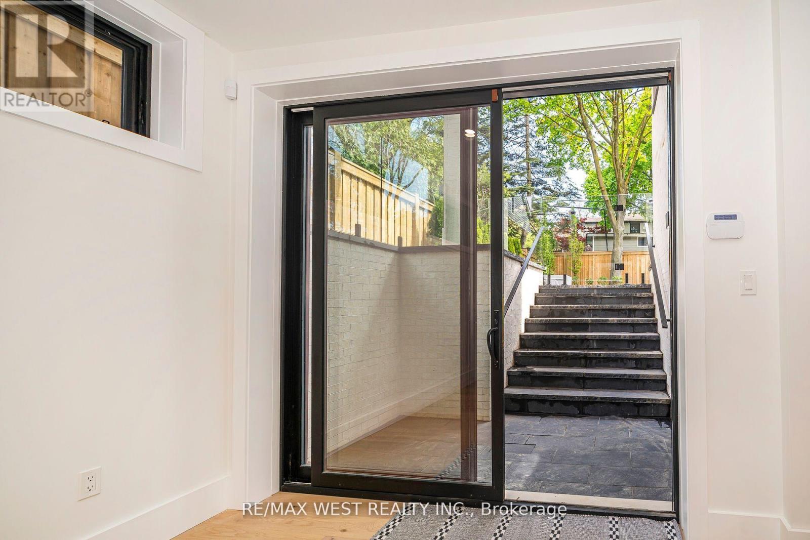 29 Bromley Crescent, Toronto (Edenbridge-Humber Valley), Ontario  M9A 3X1 - Photo 42 - W12215339