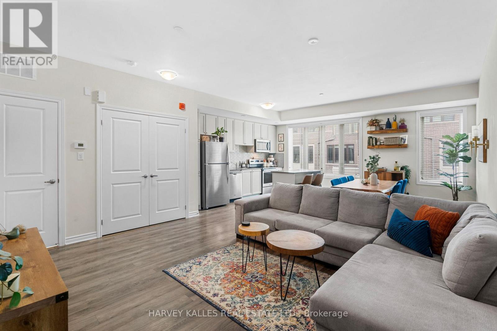 11 - 85 Eastwood Park Gardens, Toronto (Long Branch), Ontario  M8W 0B2 - Photo 8 - W12215389