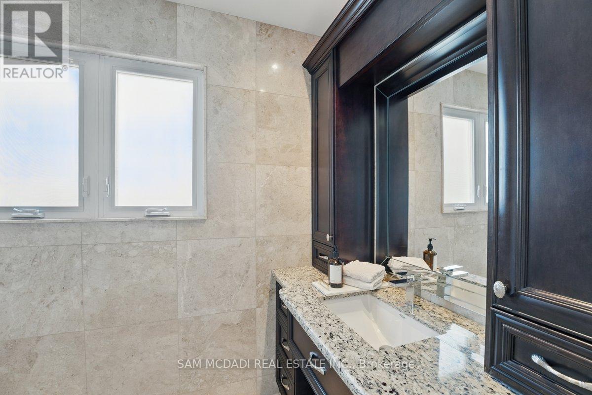 215 Anastasia Terrace, Mississauga (Cooksville), Ontario  L5B 3A5 - Photo 26 - W12215391