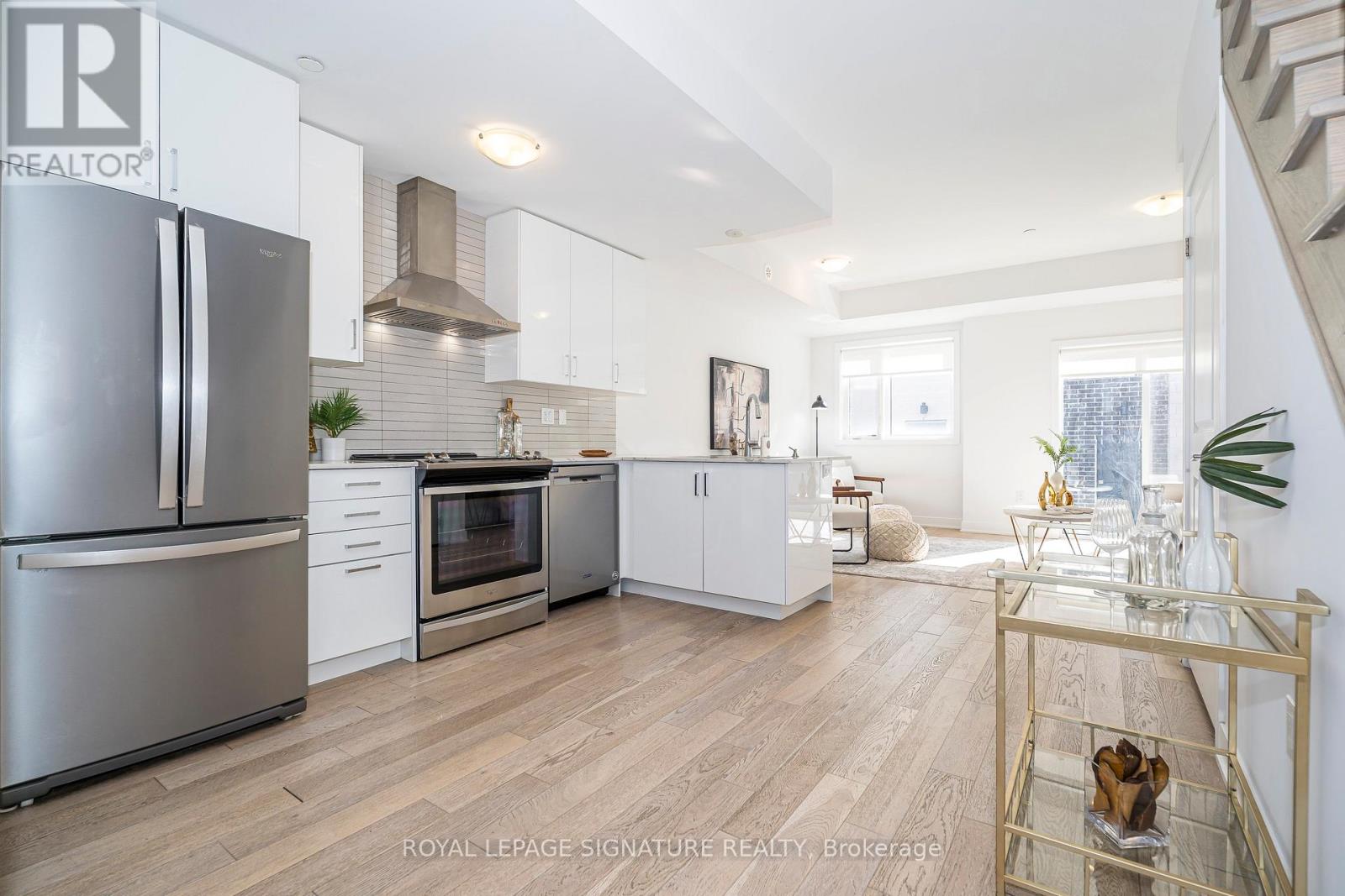 71 Frederick Tisdale Drive, Toronto (Downsview-Roding-Cfb), Ontario  M3K 0C5 - Photo 6 - W12215401