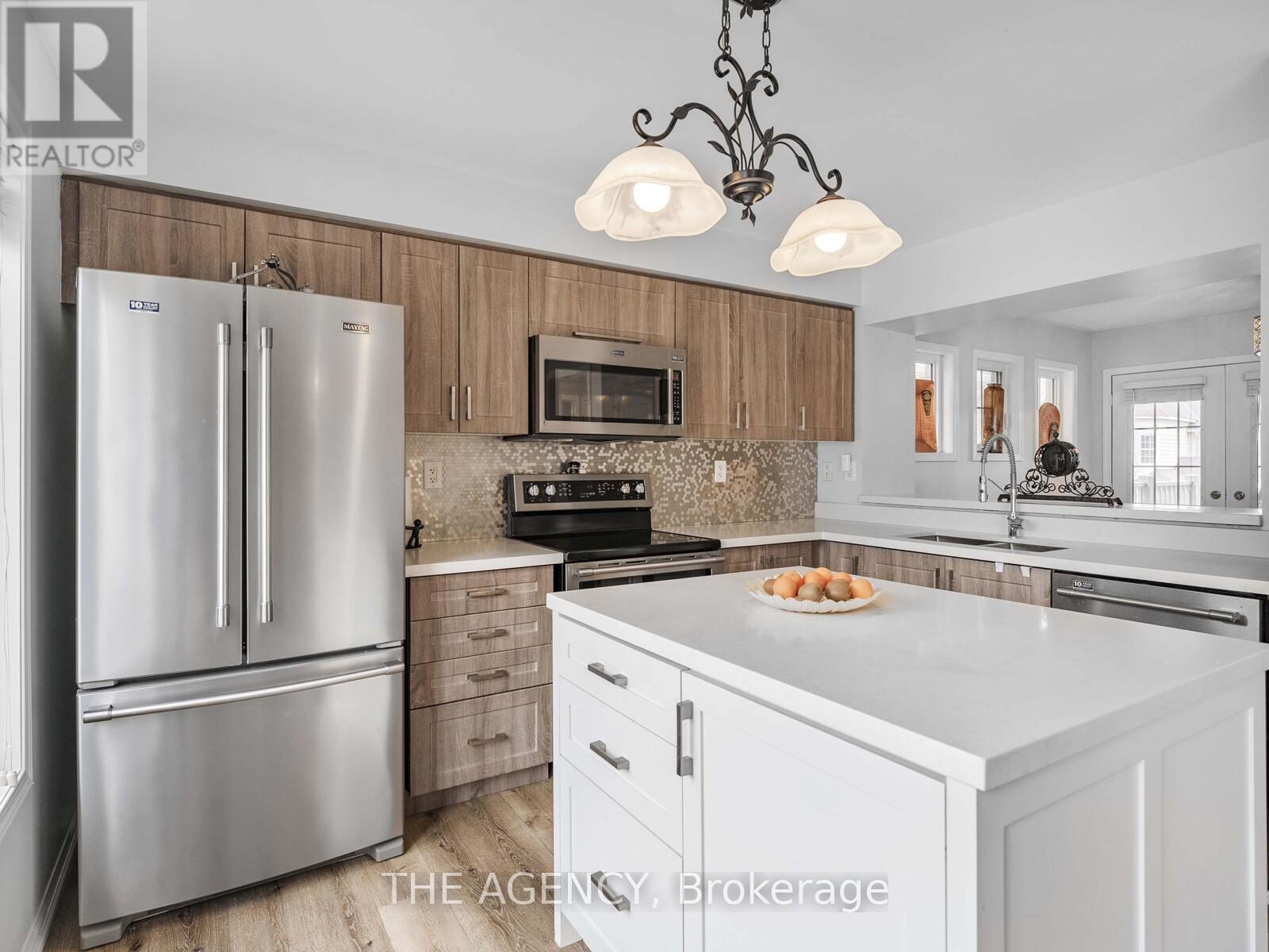 216 Magurn Gate, Milton (Ha Harrison), Ontario  L9T 7B4 - Photo 15 - W12215413
