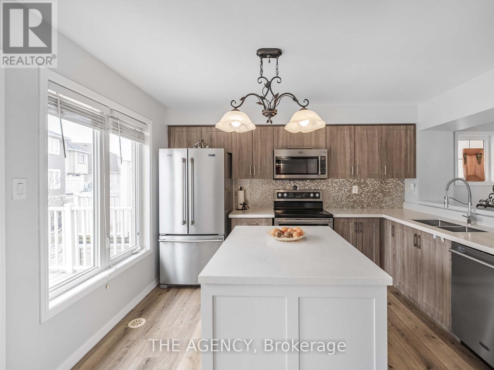 216 Magurn Gate, Milton (Ha Harrison), Ontario  L9T 7B4 - Photo 16 - W12215413