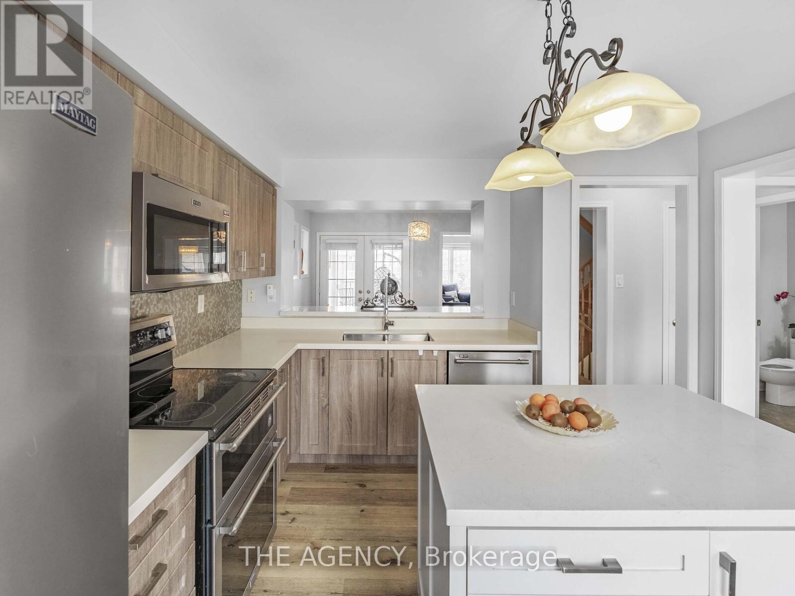 216 Magurn Gate, Milton (Ha Harrison), Ontario  L9T 7B4 - Photo 17 - W12215413
