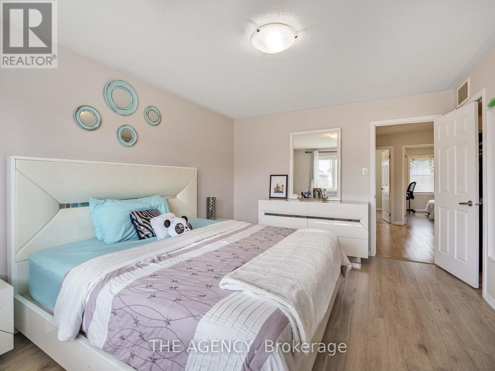 216 Magurn Gate, Milton (Ha Harrison), Ontario  L9T 7B4 - Photo 21 - W12215413