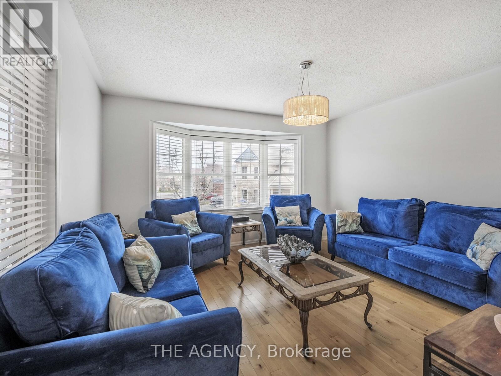 216 Magurn Gate, Milton (Ha Harrison), Ontario  L9T 7B4 - Photo 7 - W12215413