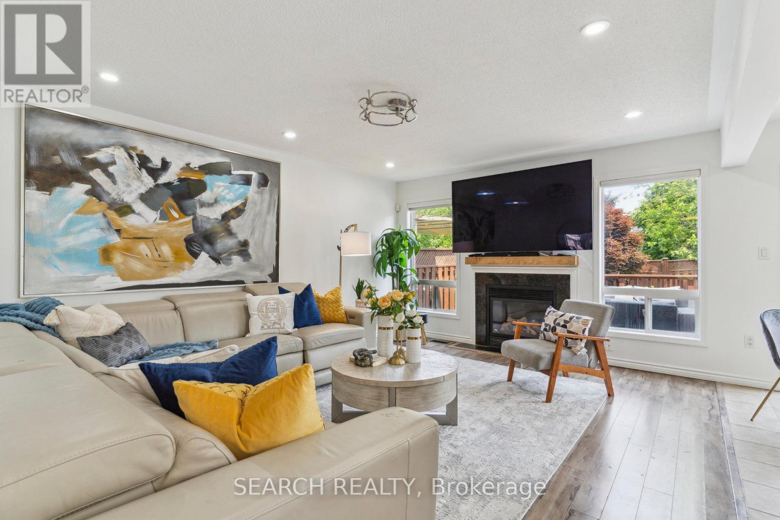1078 Barclay Circle, Milton, Ontario  L9T 5W3 - Photo 4 - W12215444