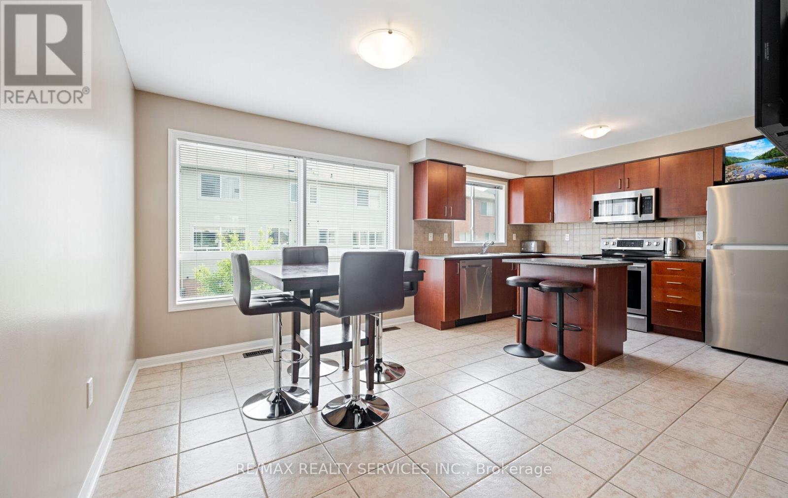 69 Decker Hollow Circle, Brampton (Credit Valley), Ontario  L6X 0L5 - Photo 17 - W12215482