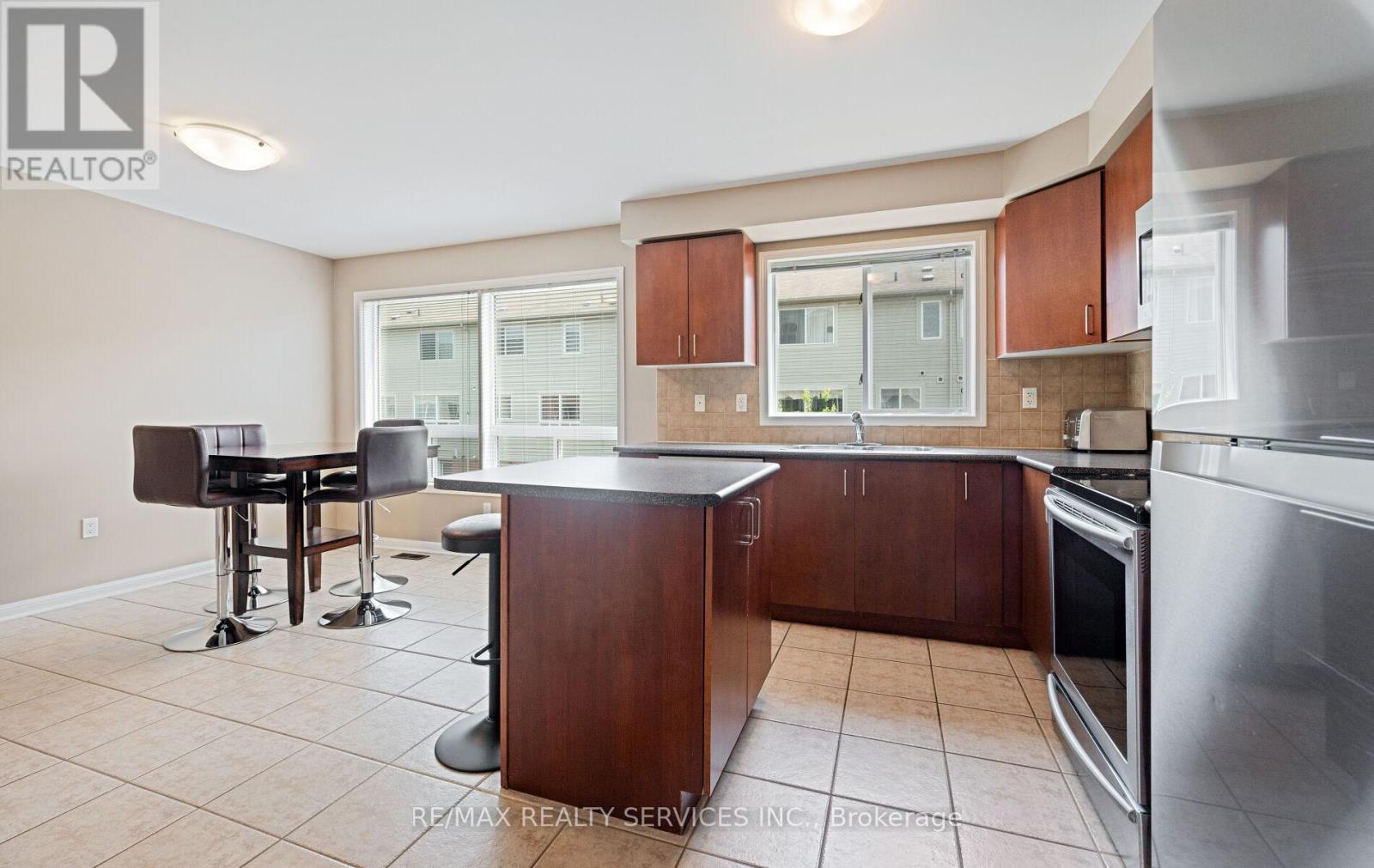 69 Decker Hollow Circle, Brampton (Credit Valley), Ontario  L6X 0L5 - Photo 24 - W12215482