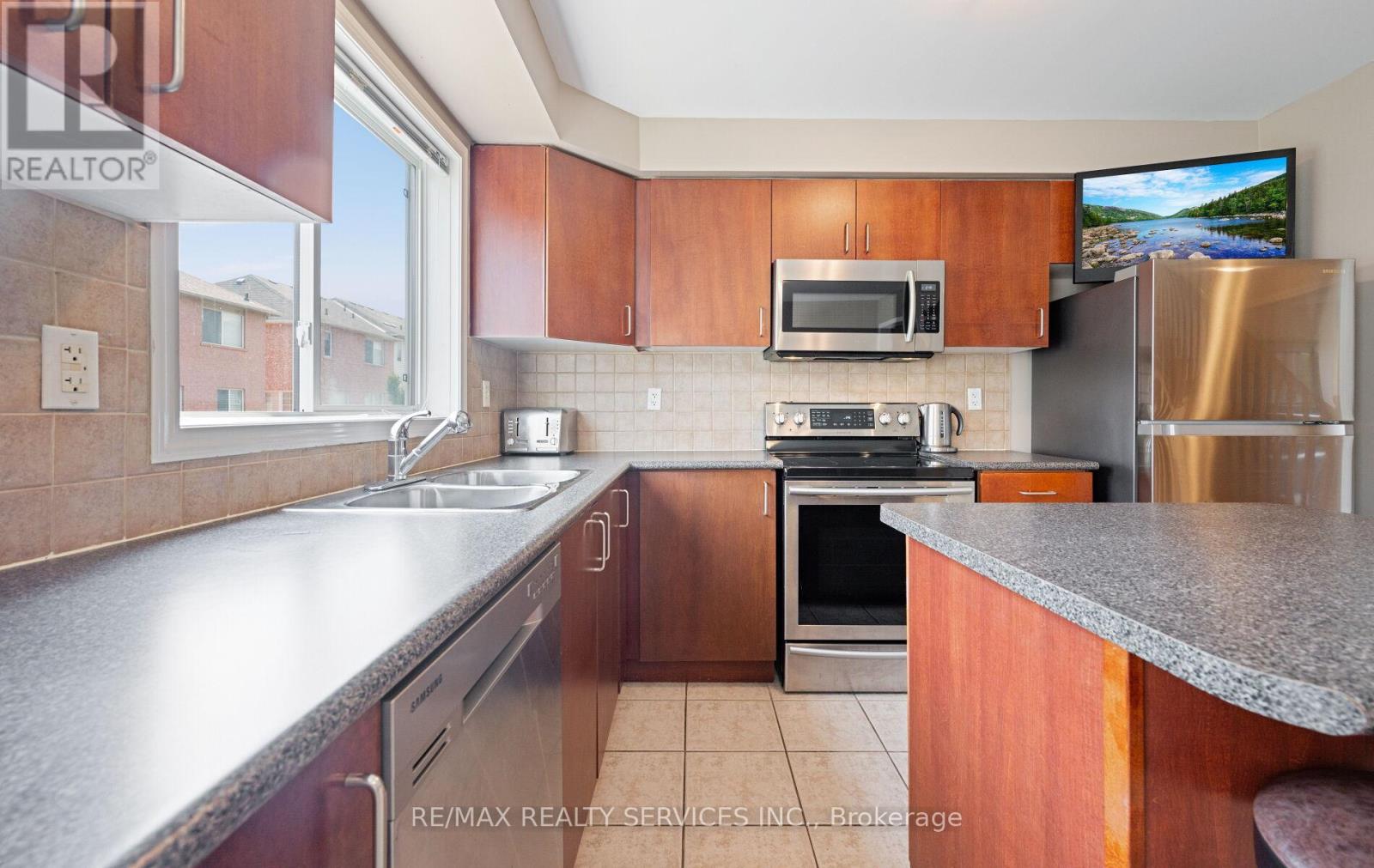 69 Decker Hollow Circle, Brampton (Credit Valley), Ontario  L6X 0L5 - Photo 26 - W12215482