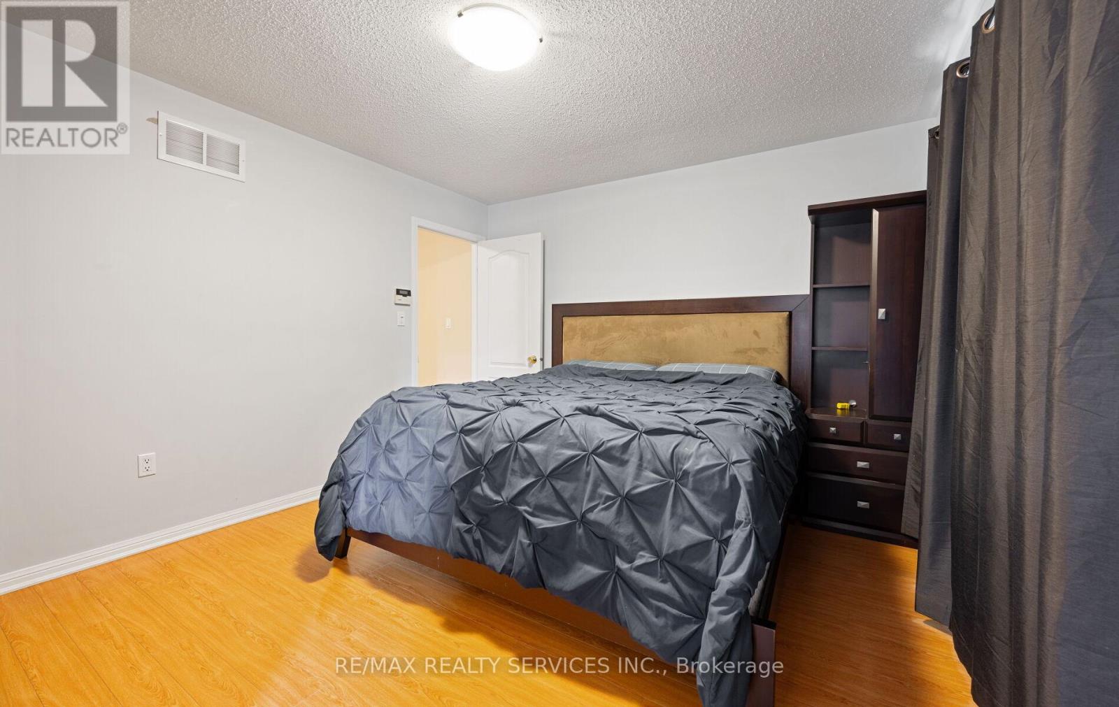 69 Decker Hollow Circle, Brampton (Credit Valley), Ontario  L6X 0L5 - Photo 32 - W12215482