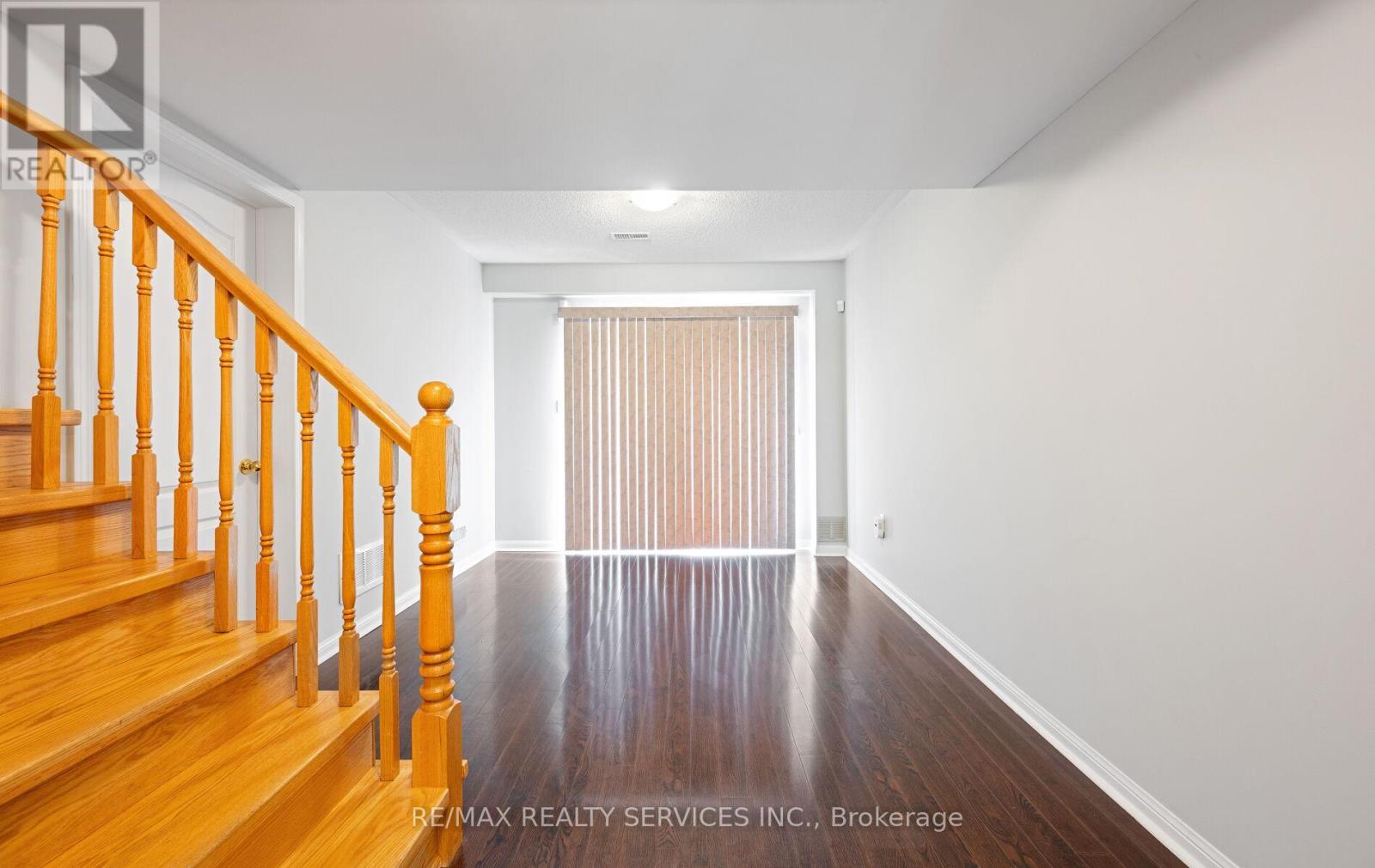 69 Decker Hollow Circle, Brampton (Credit Valley), Ontario  L6X 0L5 - Photo 8 - W12215482