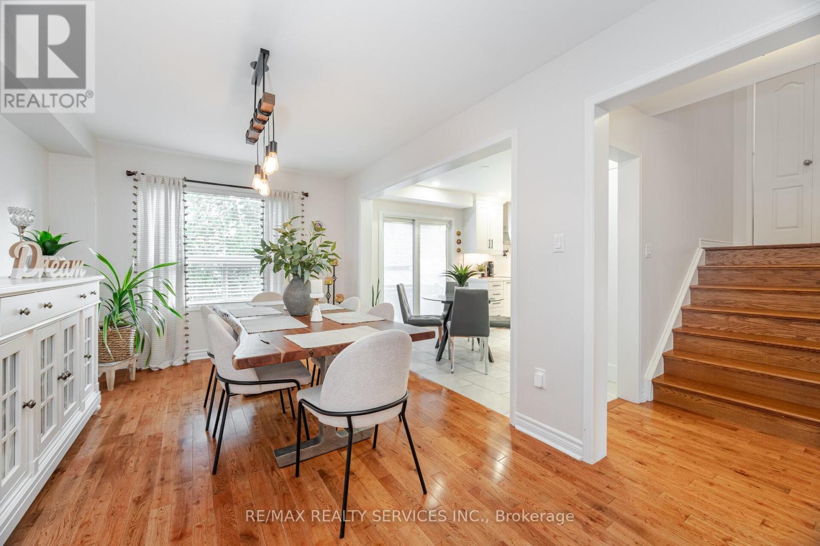 51 Lormel Gate, Brampton (Fletcher's Meadow), Ontario  L7A 2R6 - Photo 10 - W12215551