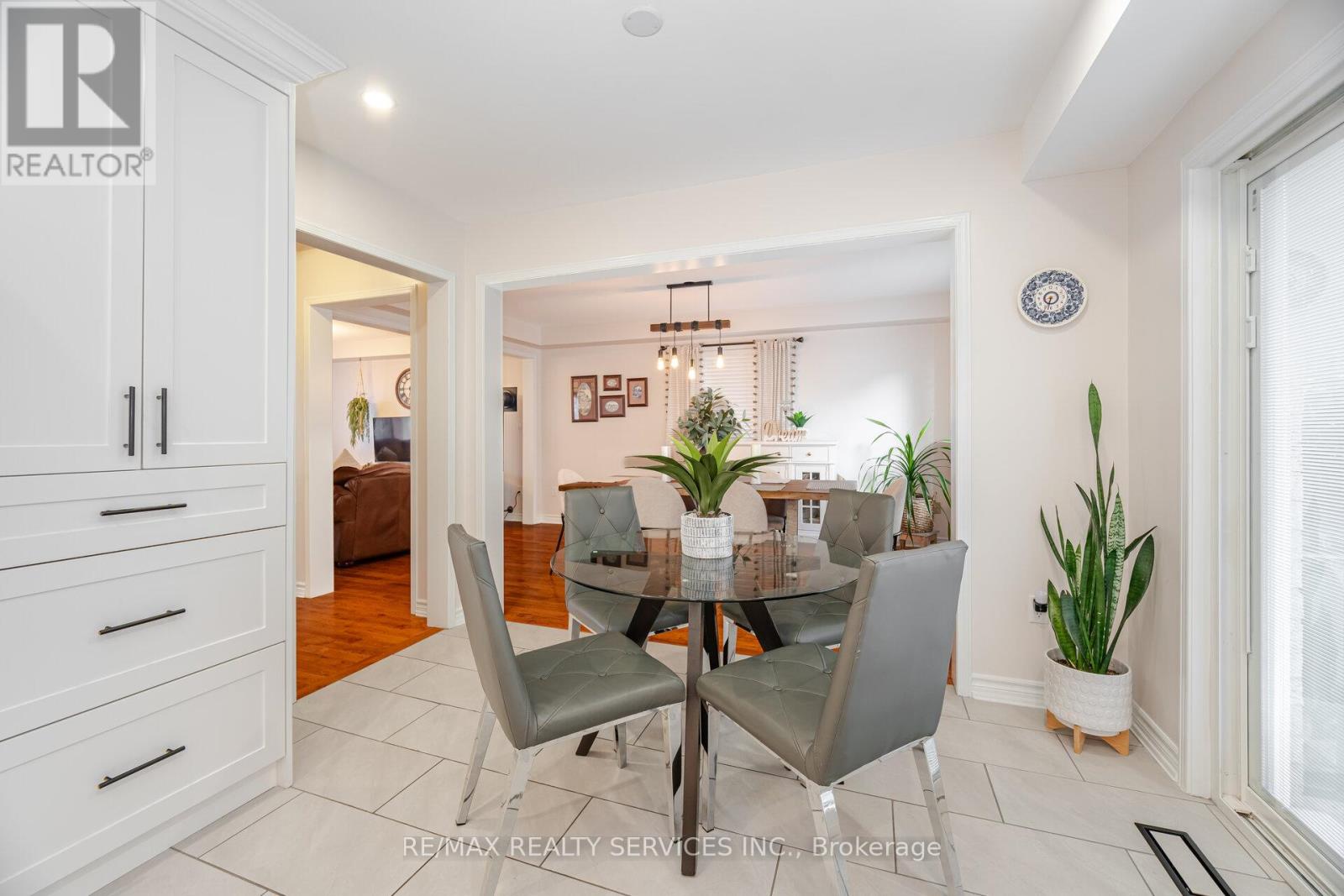 51 Lormel Gate, Brampton (Fletcher's Meadow), Ontario  L7A 2R6 - Photo 14 - W12215551