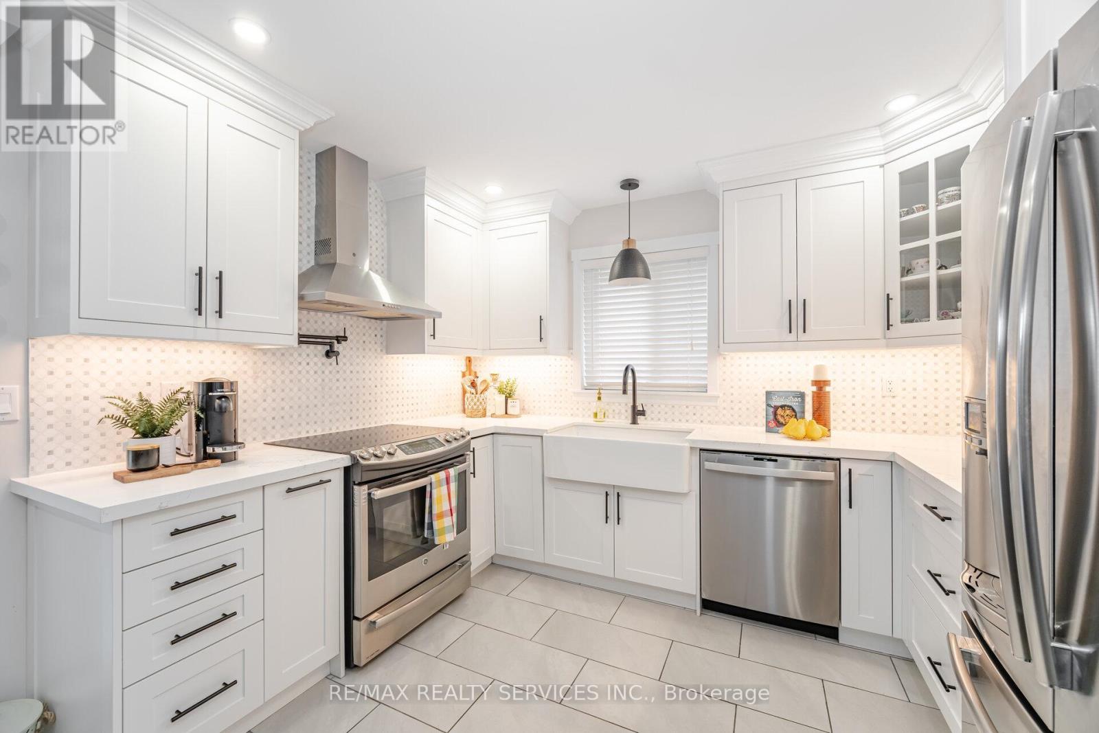 51 Lormel Gate, Brampton (Fletcher's Meadow), Ontario  L7A 2R6 - Photo 16 - W12215551