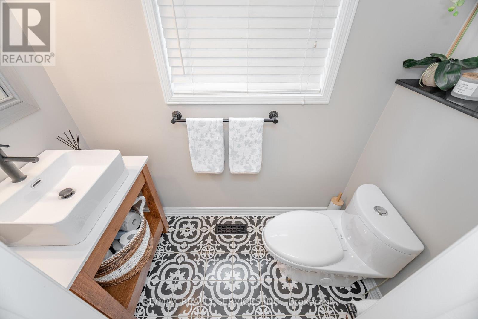 51 Lormel Gate, Brampton (Fletcher's Meadow), Ontario  L7A 2R6 - Photo 20 - W12215551