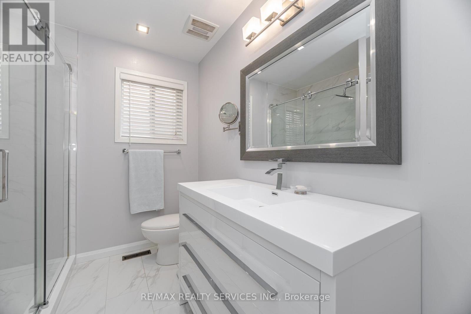51 Lormel Gate, Brampton (Fletcher's Meadow), Ontario  L7A 2R6 - Photo 33 - W12215551