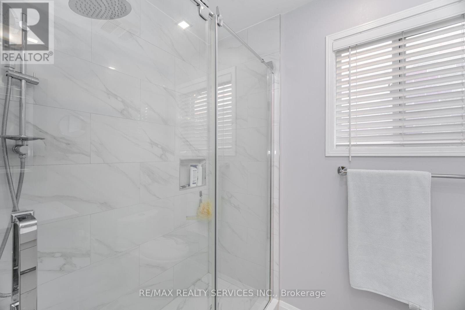 51 Lormel Gate, Brampton (Fletcher's Meadow), Ontario  L7A 2R6 - Photo 34 - W12215551