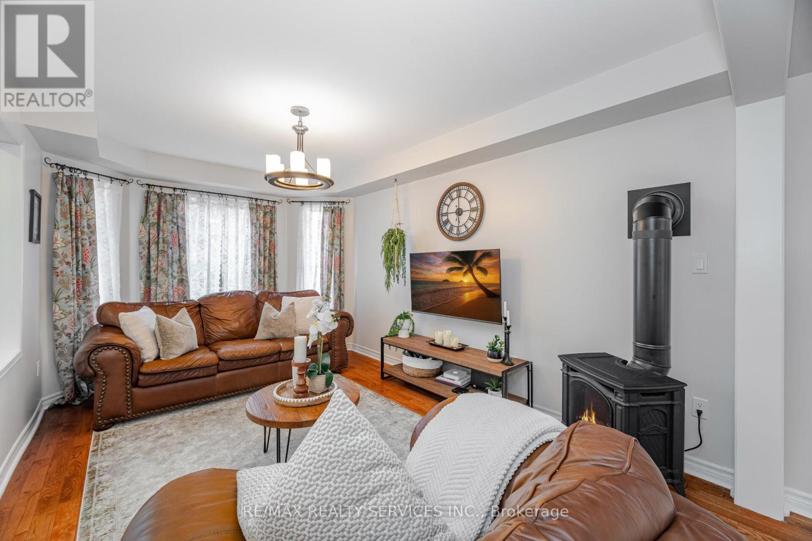 51 Lormel Gate, Brampton (Fletcher's Meadow), Ontario  L7A 2R6 - Photo 4 - W12215551