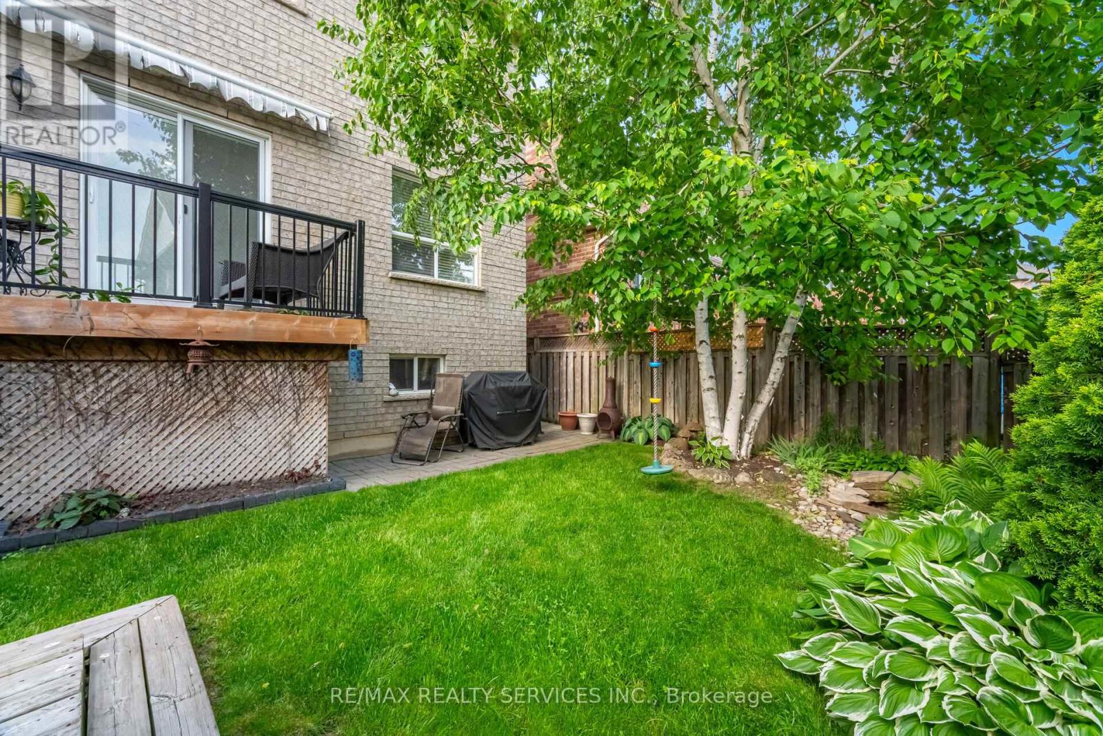 51 Lormel Gate, Brampton (Fletcher's Meadow), Ontario  L7A 2R6 - Photo 46 - W12215551